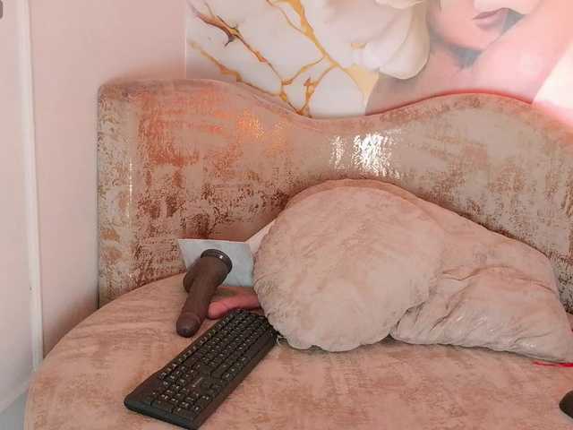 nylaroyale live webcam show