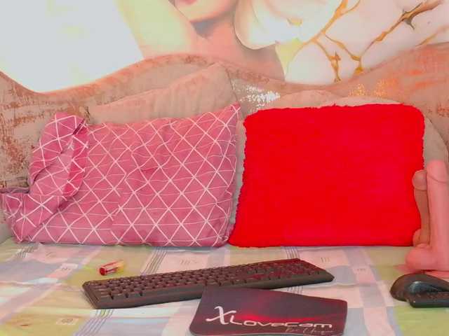 nylaroyale live cam on BongaCams