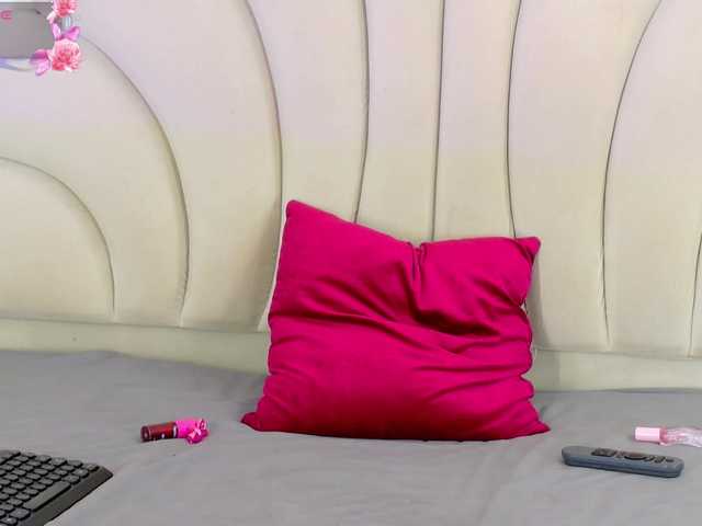 nylaroyale live cam on UnifiedCams