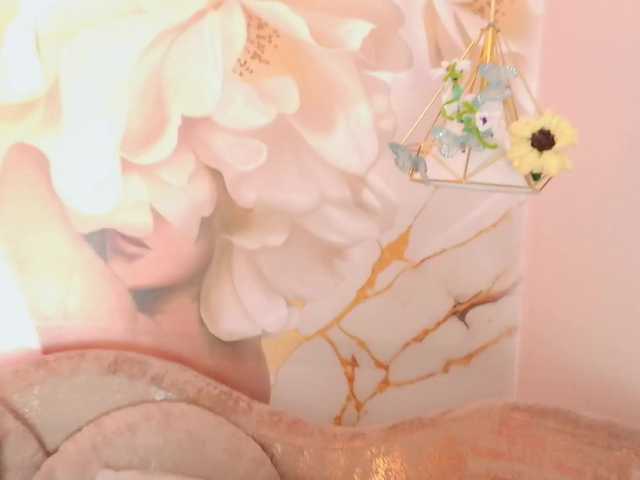 nylaroyale live cam on BongaCams