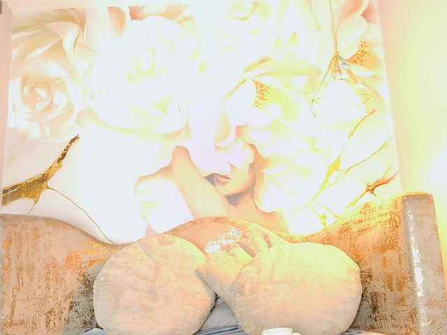 nylaroyale live cam on BongaCams