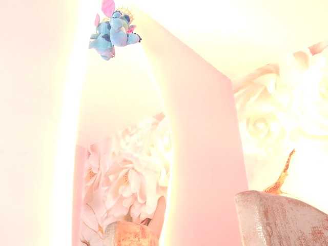 nylaroyale live cam on BongaCams