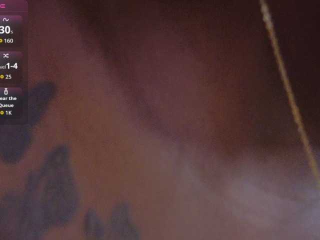nylaroyale live cam on BongaCams