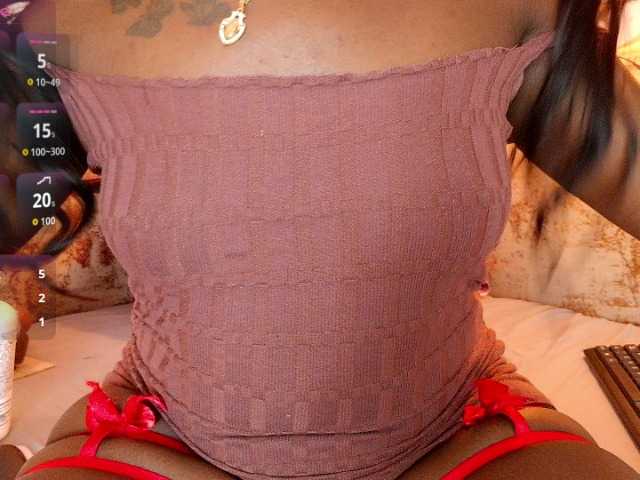 nylaroyale live cam on BongaCams
