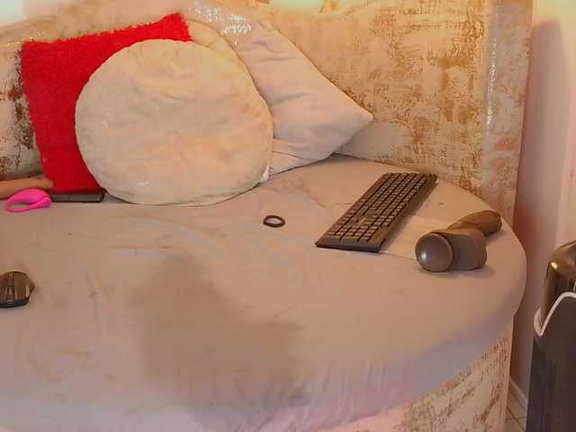 nylaroyale live cam on BongaCams
