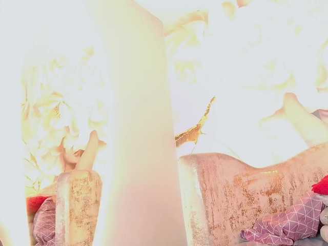 nylaroyale live cam on BongaCams