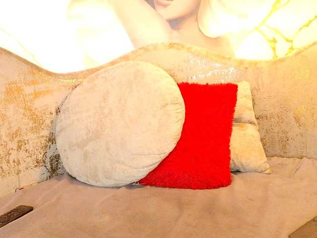 nylaroyale live cam on BongaCams