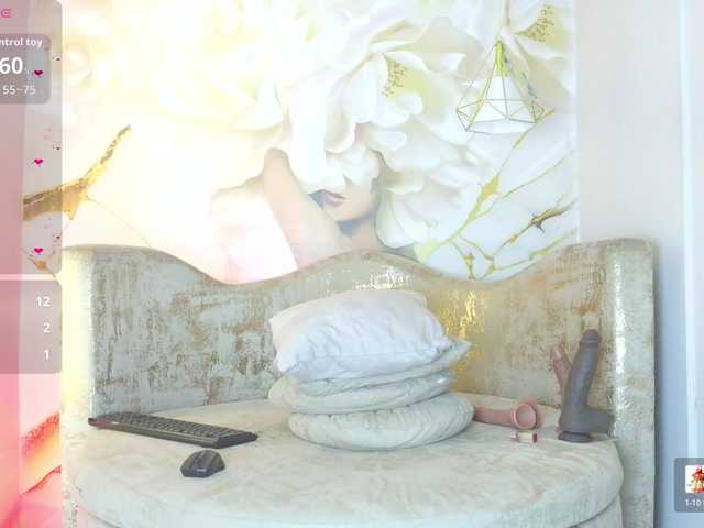 nylaroyale live cam on BongaCams
