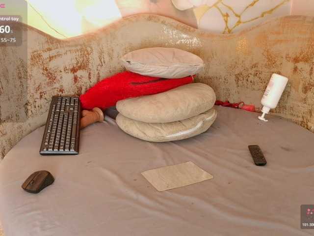 nylaroyale live cam on BongaCams