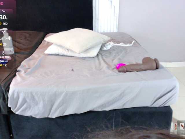 nylaroyale live cam on BongaCams