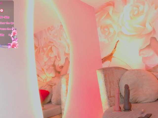 nylaroyale live cam on BongaCams