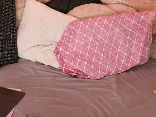 nylaroyale live cam on BongaCams