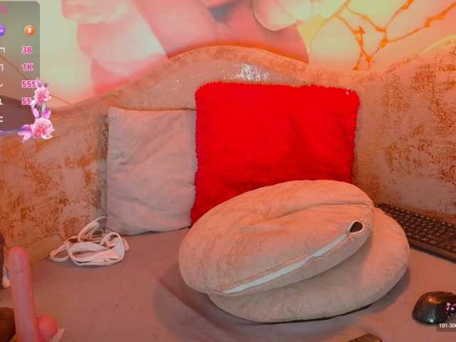 nylaroyale live cam on BongaCams