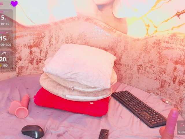 nylaroyale live cam on BongaCams