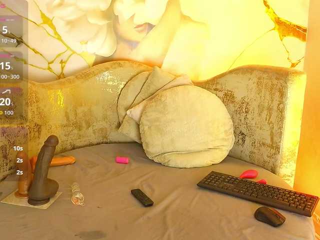 nylaroyale live cam on BongaCams