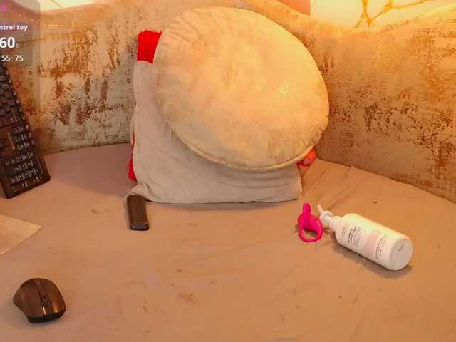nylaroyale live cam on BongaCams