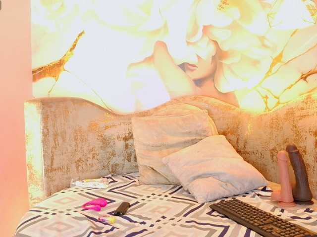 nylaroyale live cam on BongaCams