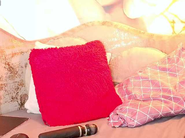 nylaroyale live cam on BongaCams