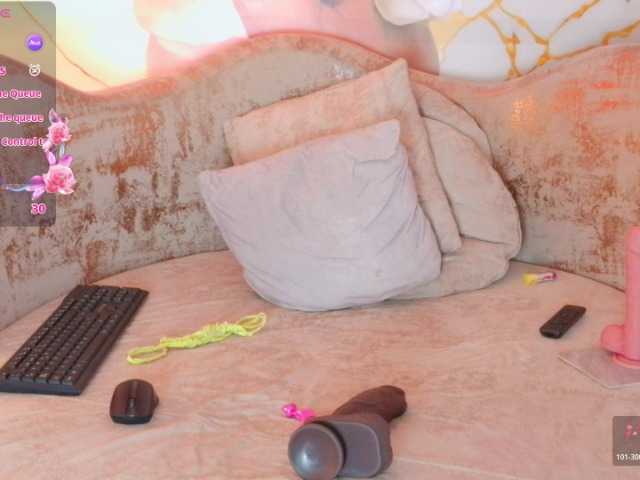 nylaroyale live cam on BongaCams