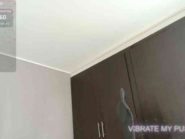 nylaroyale webcam