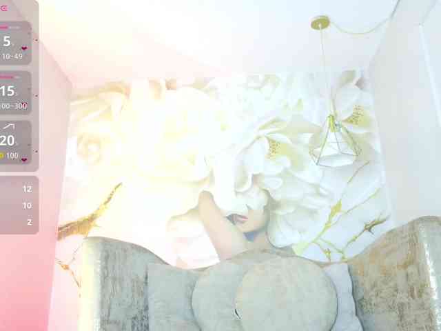nylaroyale webcam