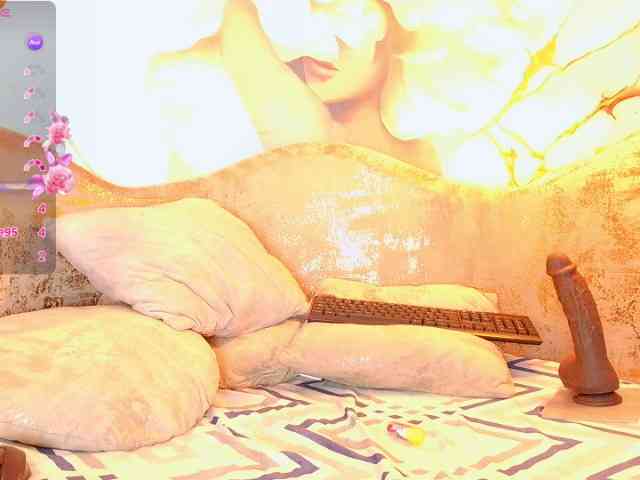 nylaroyale webcam