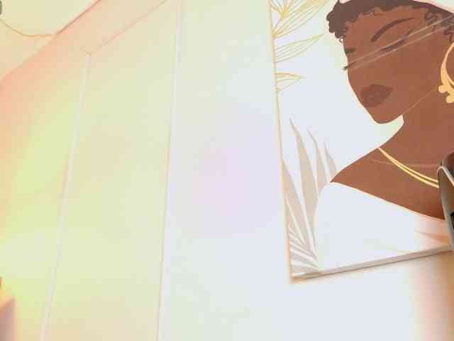 nylaroyale webcam