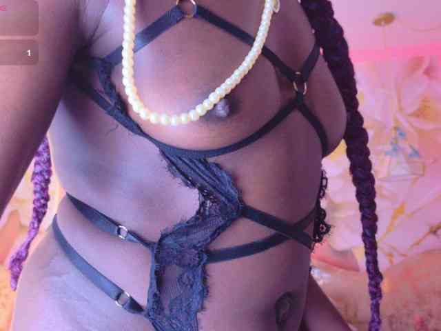 nylaroyale webcam