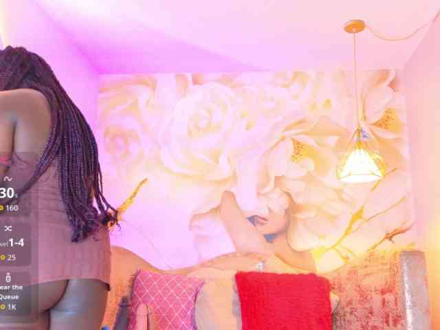 nylaroyale webcam