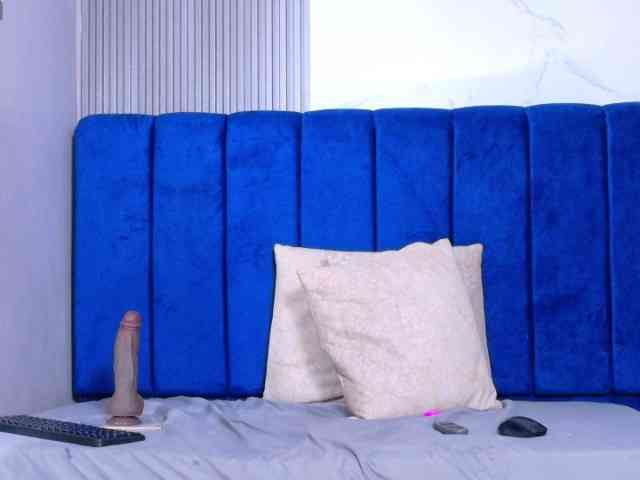 nylaroyale webcam