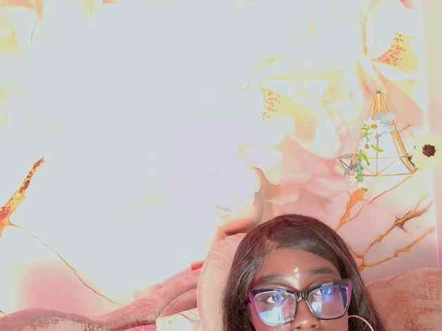 nylaroyale webcam