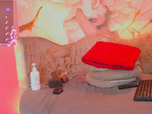nylaroyale webcam
