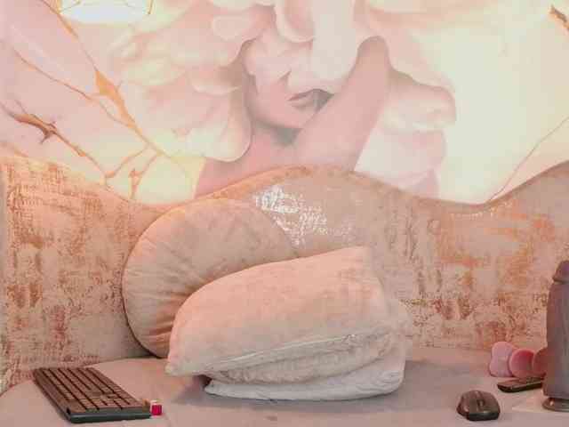 nylaroyale Sex Cam Show