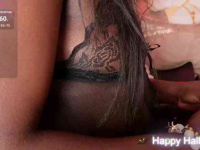 nylaroyale webcam