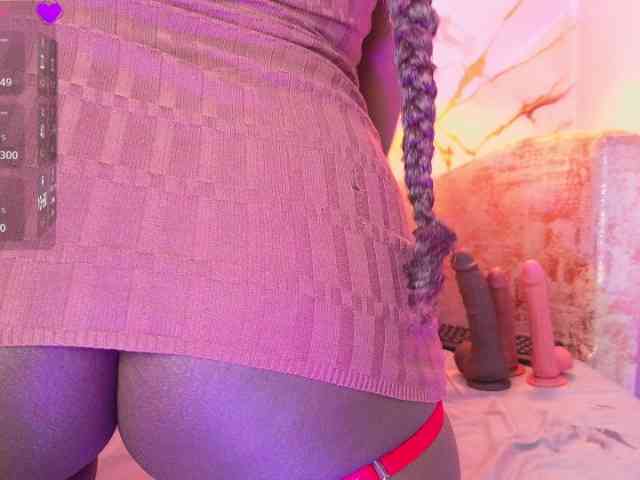 nylaroyale webcam