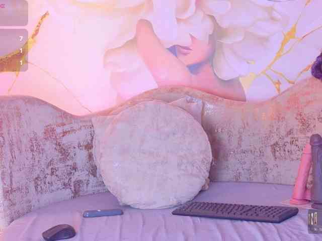 nylaroyale webcam