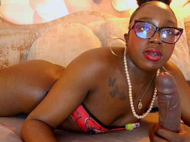 nylaroyale webcam