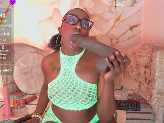 nylaroyale webcam