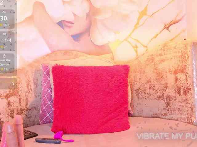 nylaroyale webcam