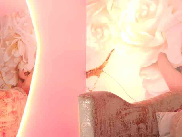 nylaroyale webcam