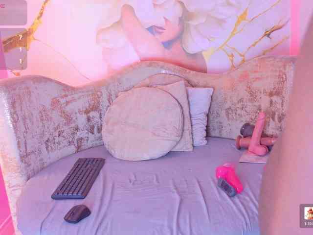 nylaroyale webcam
