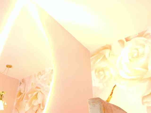 nylaroyale webcam