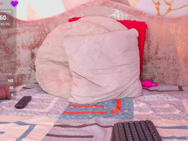 nylaroyale webcam