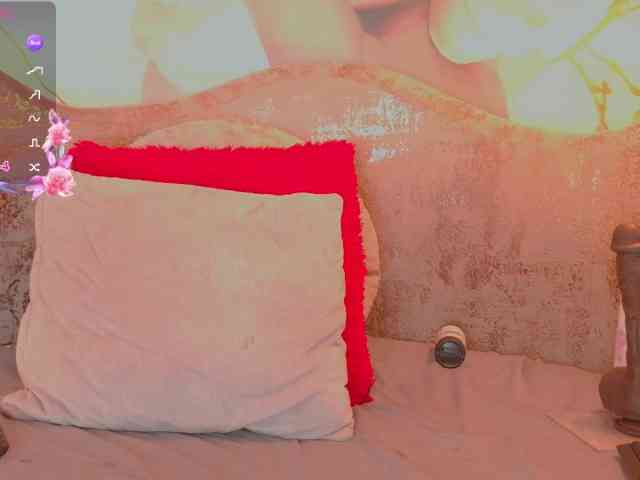 nylaroyale webcam