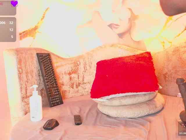 nylaroyale webcam