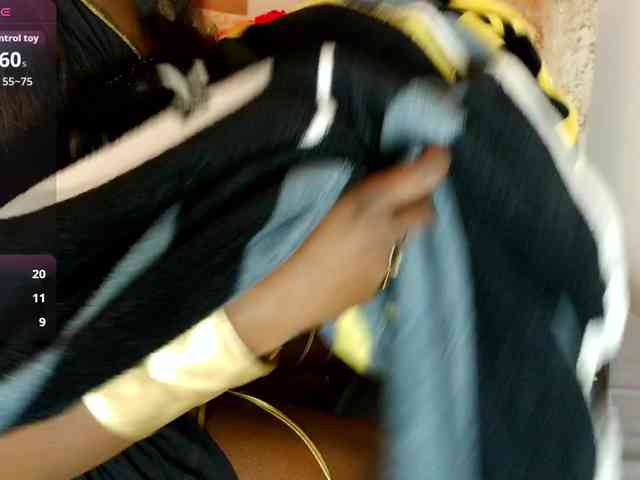nylaroyale webcam