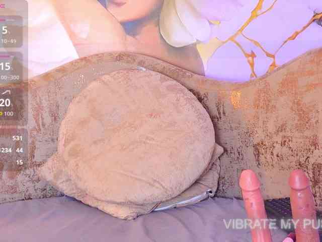 nylaroyale webcam