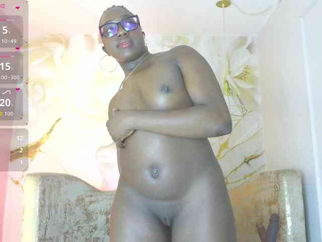 nylaroyale webcam