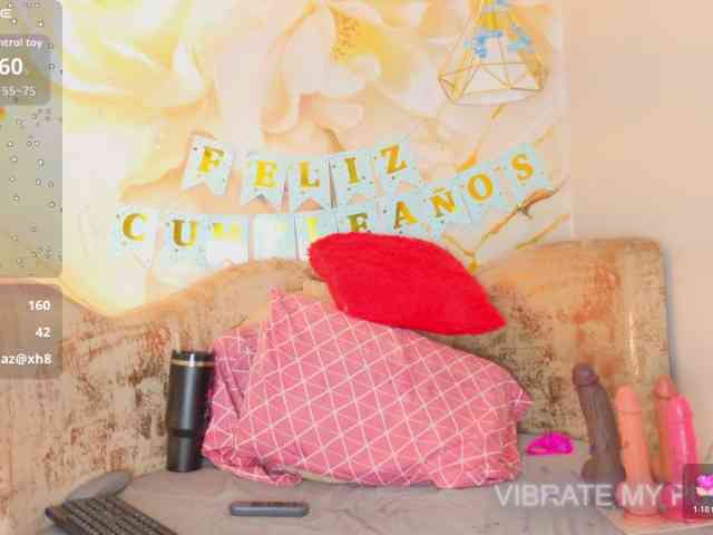 nylaroyale webcam