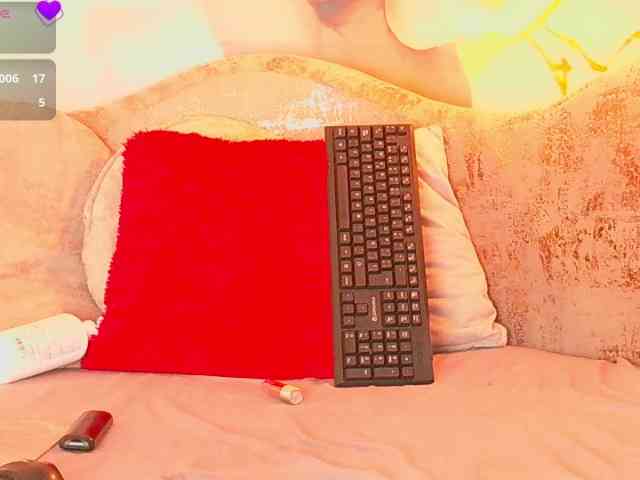 nylaroyale webcam